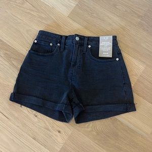 NWT Madewell Black High Rise Curvy Denim Shorts CURVY Size 26 with Magic Pockets